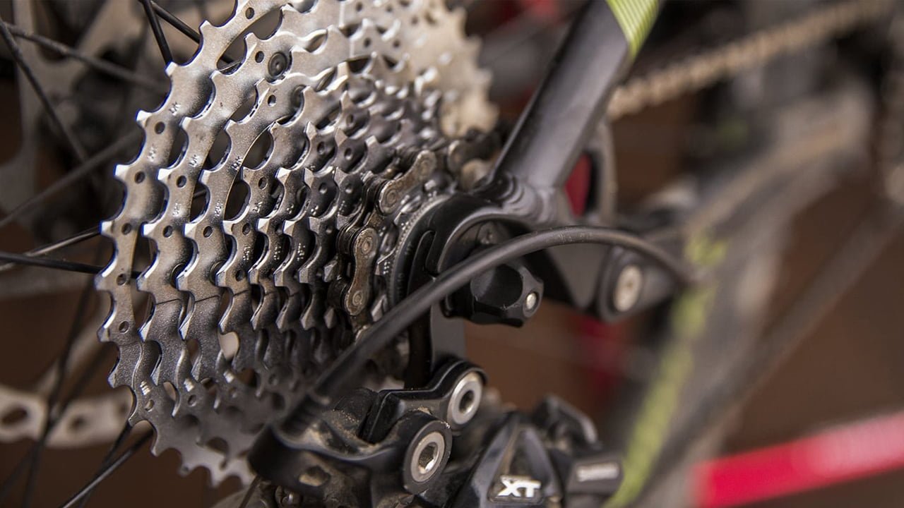 Cấu tạo của xe đạp đua gồm những bộ phận nào