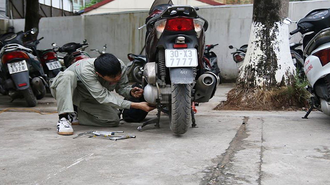 Sửa xe máy tận nhà tại quận 5 Tphcm  SỬA XE SÀI GÒN  BẢO DƯỠNG LÀM NỒI  LÀM MÁY XE CHUYÊN NGHIỆP