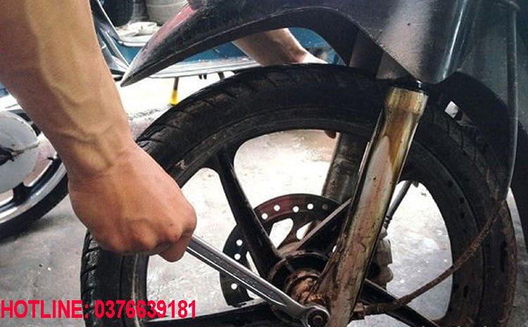 những lưu ý khi Giảm Xóc Xe Máy Chảy Dầu