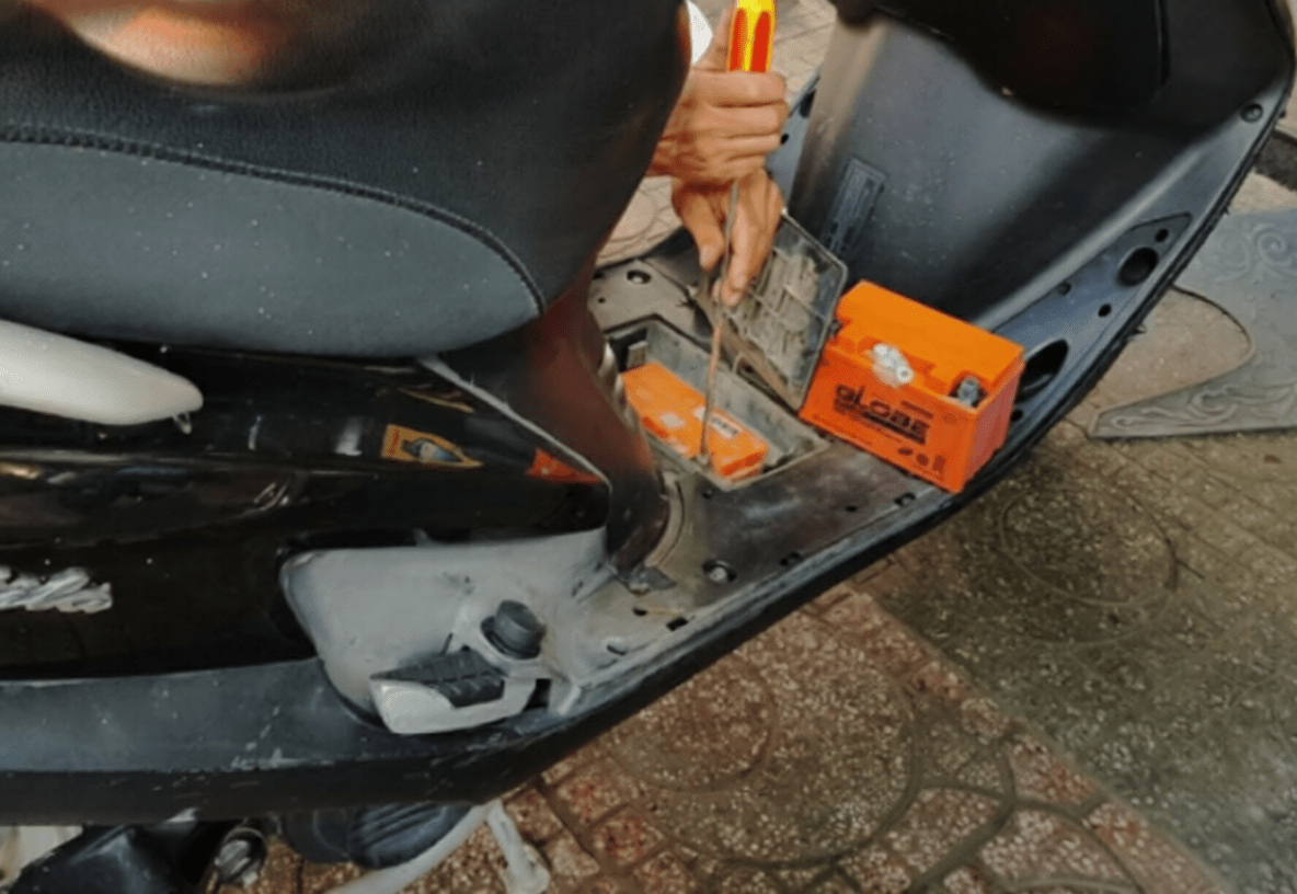 hướng dẫn cách xử lý Xe Tay Ga Hết Ắc Quy