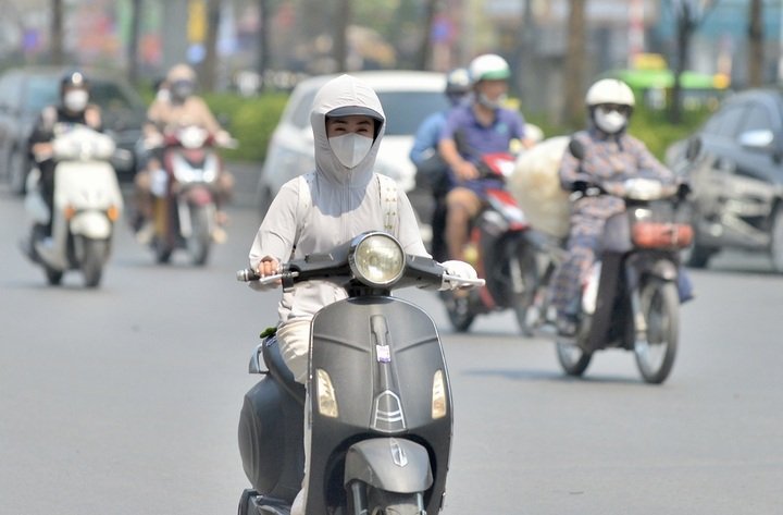 cách chạy xe máy ngày nắng nóng