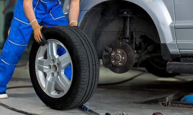 dịch vụ Vá Vỏ Ô Tô TPHCM giá rẻ