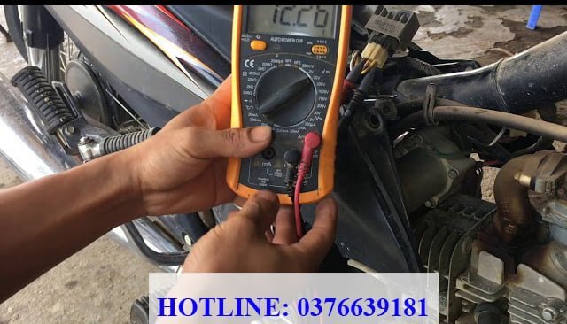 cách Kiểm Tra Cục Sạc Xe Máy hiệu quả