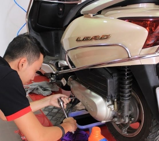 sửa xe honda laed