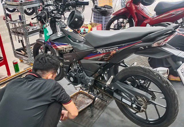 sửa xe raider