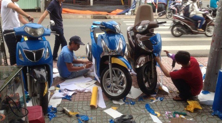hướng dẫn cách dán decal xe máy
