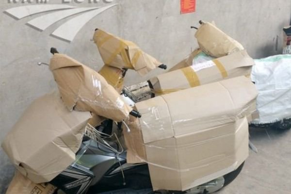 cách bọc xe máy để vận chuyển